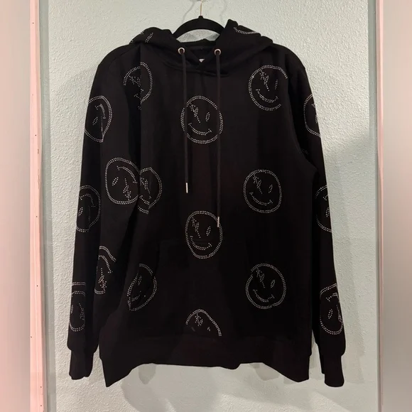 retrovert | Shirts | Retrovert Rhinestone Smiley Face Hoodie
